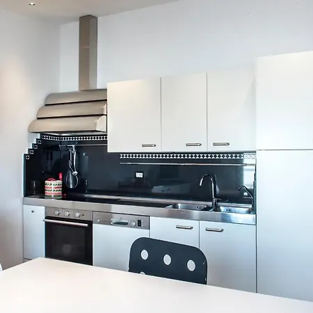 Casa Del Sole Sx - Numana, Meraviglioso Bilocale In Piazza Apartmán Numana