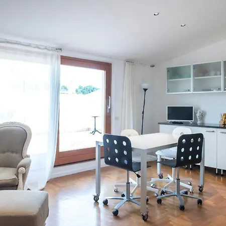 Casa Del Sole Sx - Numana, Meraviglioso Bilocale In Piazza