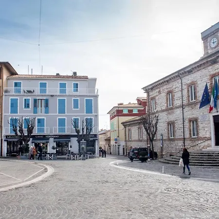 Casa Del Sole Sx - Numana, Meraviglioso Bilocale In Piazza Apartmán Numana