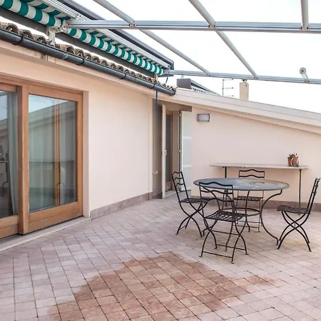 Casa Del Sole Sx - Numana, Meraviglioso Bilocale In Piazza Numana